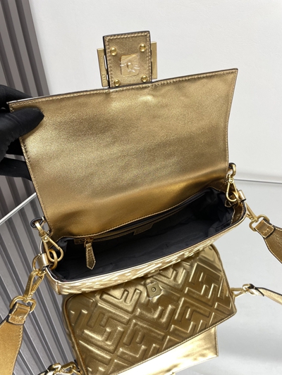 フェンディバッグ素材ディテール